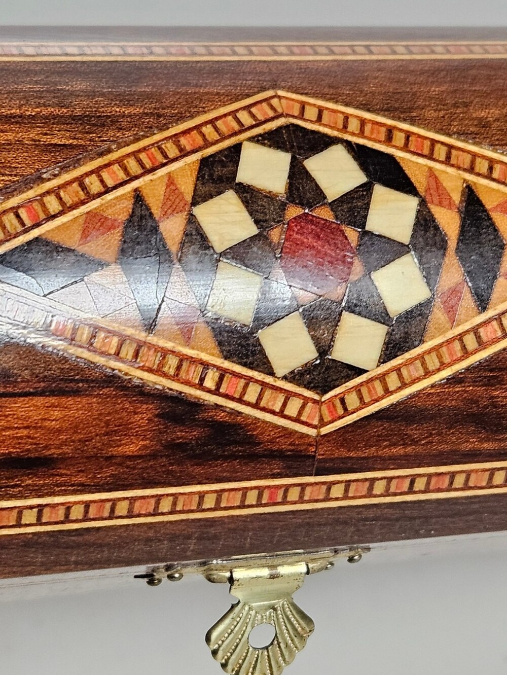 Vintage Handmade Marquetry Micro Wood Inlay Frankincense Trinket Decor Box - Picture 7 of 8
